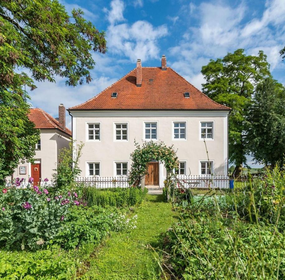 Historischer Pfarrhof Niederleierndorf Langquaid Bagian luar foto