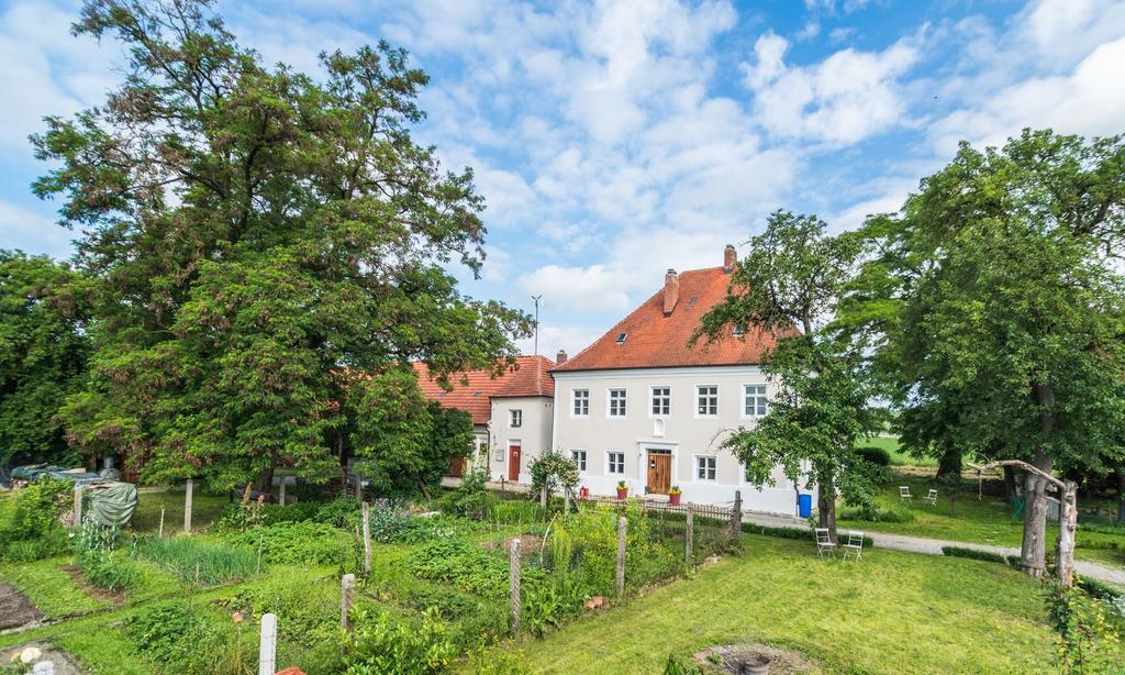 Historischer Pfarrhof Niederleierndorf Langquaid Bagian luar foto